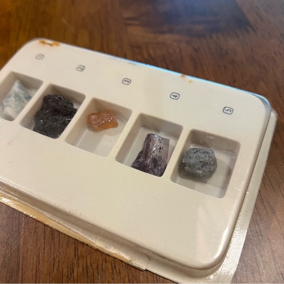 Vintage H. Stern Brazilian Uncut Precious Gemstones, Crystals Display Box - Picture 4 of 11